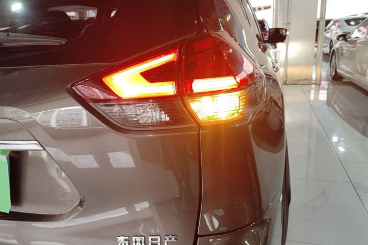 Used Nissan X-Trail 2019 2.0L CVT Smart Connect Comfort Edition 2WD Right Rear Taillight