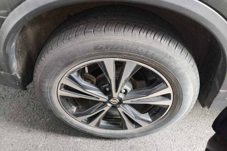 Used Nissan X-Trail 2019 2.5L CVT Smart Connect Luxury Edition 4WD Right Rear Wheel Hub
