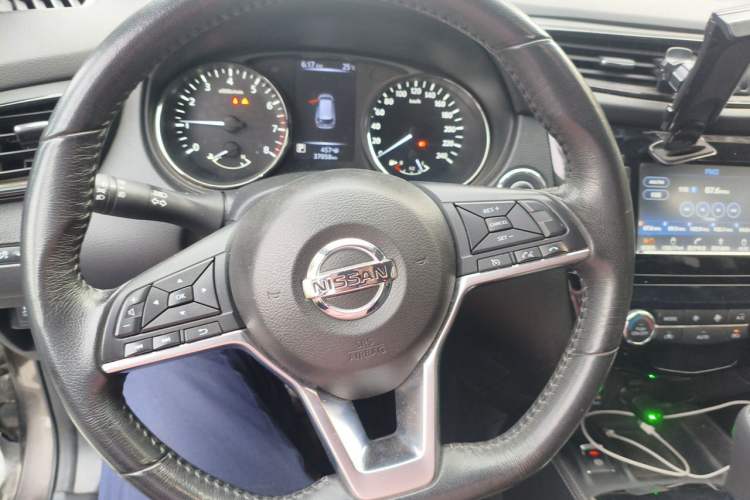 Used Nissan X-Trail 2019 2.0L CVT Comfort Edition 2WD Steering Wheel