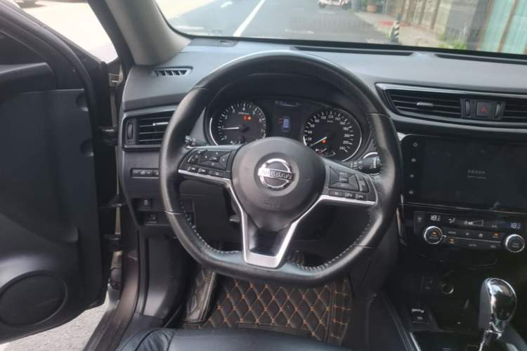 Used Nissan X-Trail 2019 2.0L CVT Smart Connect Comfort Edition 2WD Steering Wheel