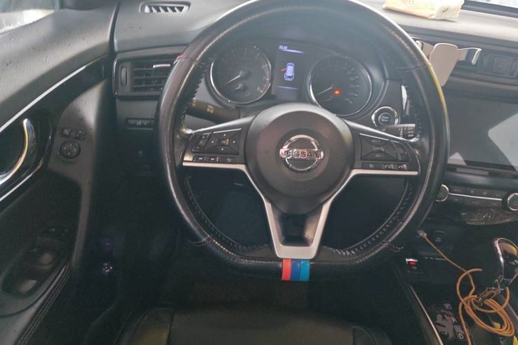 Used Nissan X-Trail 2019 2.0L CVT SmartConnect 7-Seater Comfort Edition 2WD Steering Wheel