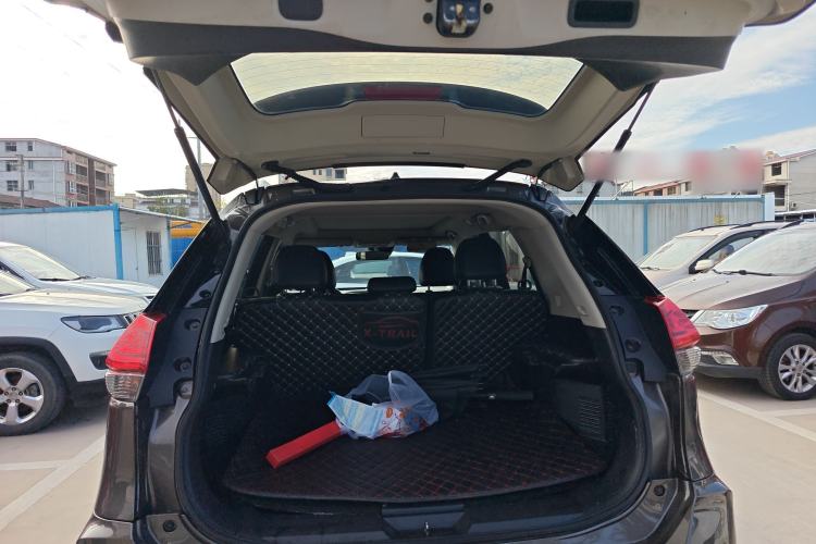 Used Nissan X-Trail 2019 2.0L CVT Smart Connect Comfort Edition 2WD Trunk