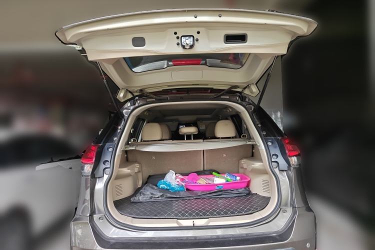 Used Nissan X-Trail 2019 2.0L CVT Smart Connect Comfort Edition 2WD Trunk