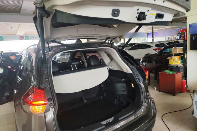 Used Nissan X-Trail 2019 2.0L CVT Smart Connect Comfort Edition 2WD Trunk