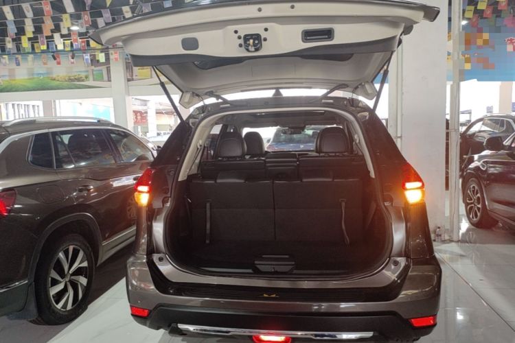 Used Nissan X-Trail 2019 2.0L CVT SmartConnect 7-Seater Comfort Edition 2WD Trunk