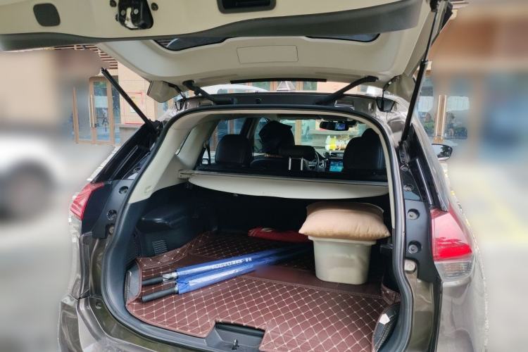 Used Nissan X-Trail 2019 2.0L CVT Smart Connect Comfort Edition 2WD Trunk