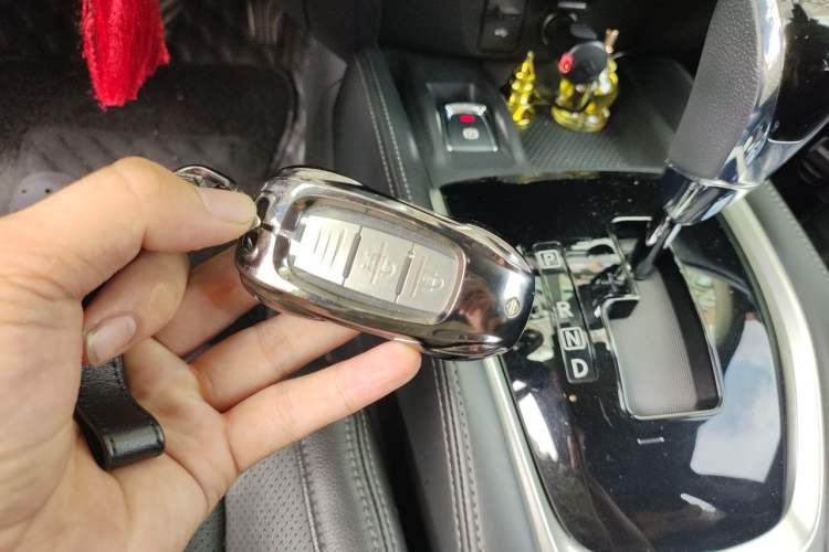 Used Nissan X-Trail 2019 2.0L CVT Smart Connect Comfort Edition 2WD Vehicle Key