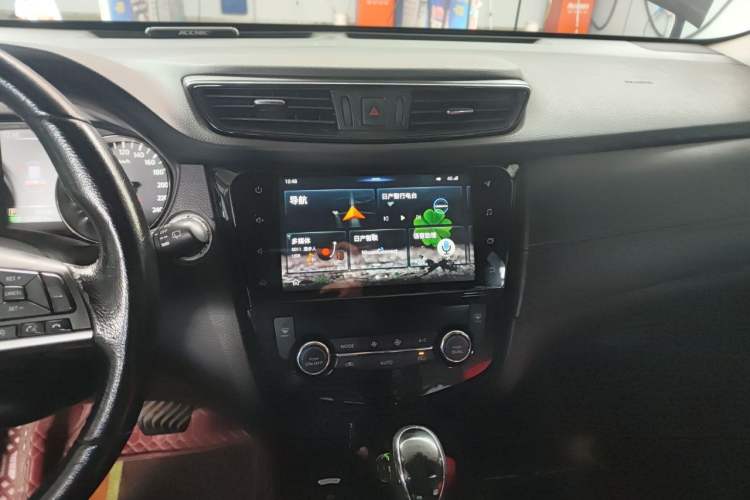 Used Nissan X-Trail 2019 2.0L CVT Smart Connect Comfort Edition 2WD Audio And AC Panel