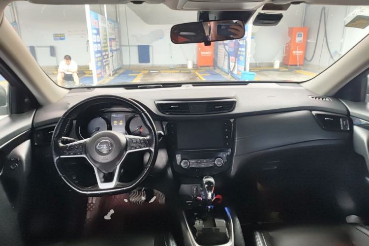 Used Nissan X-Trail 2019 2.0L CVT Smart Connect Comfort Edition 2WD Center Console