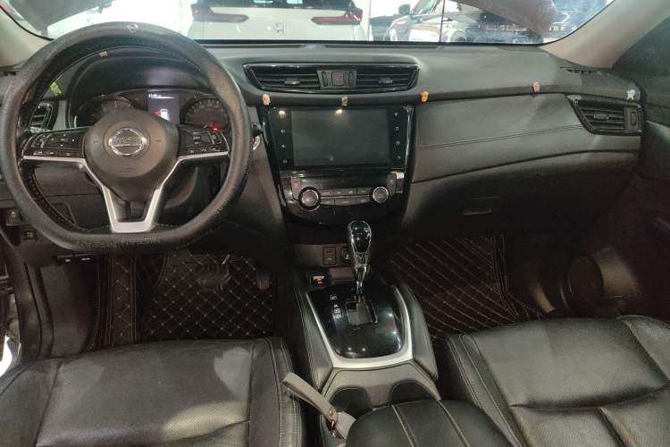 Used Nissan X-Trail 2019 2.0L CVT Smart Connect Comfort Edition 2WD Center Console