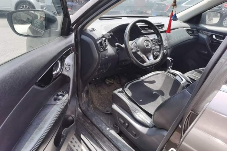 Used Nissan X-Trail 2019 2.0L CVT Smart Connect Comfort Edition 2WD Driver Seat
