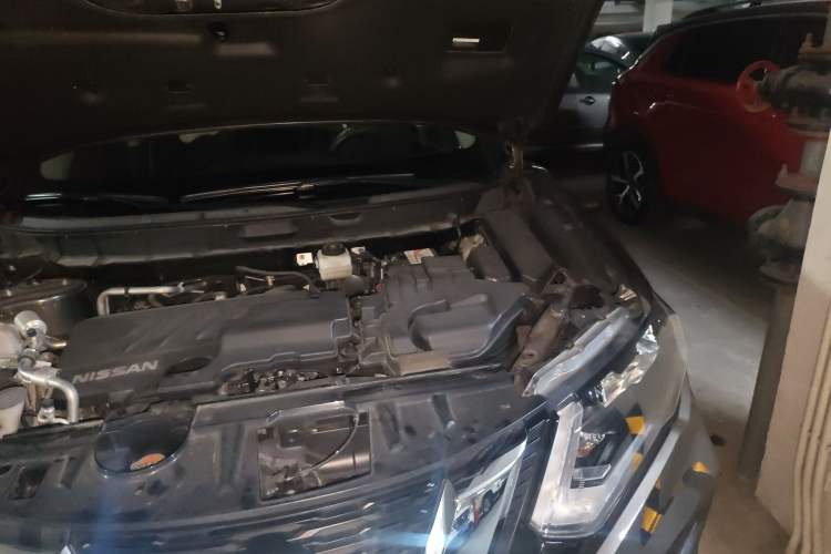 Used Nissan X-Trail 2019 2.0L CVT Comfort Edition 2WD Engine Bay Left