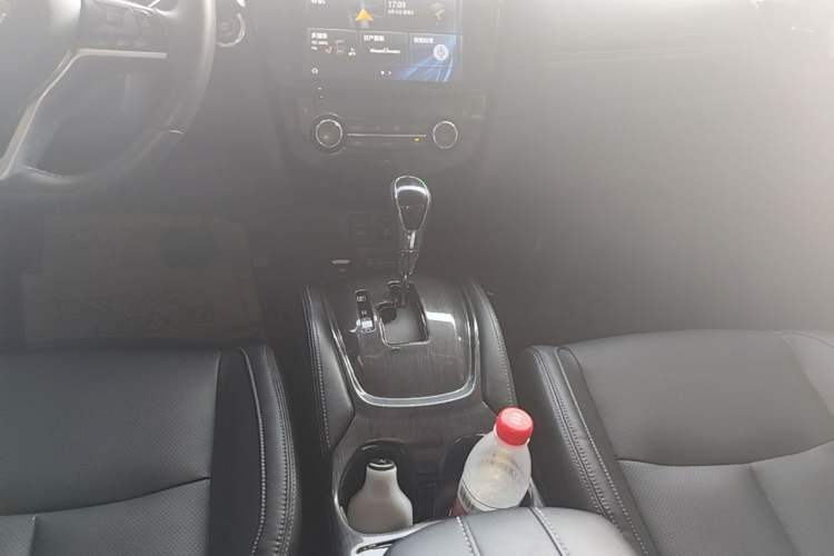 Used Nissan X-Trail 2019 2.0L CVT Smart Connect Comfort Edition 2WD Gear Lever
