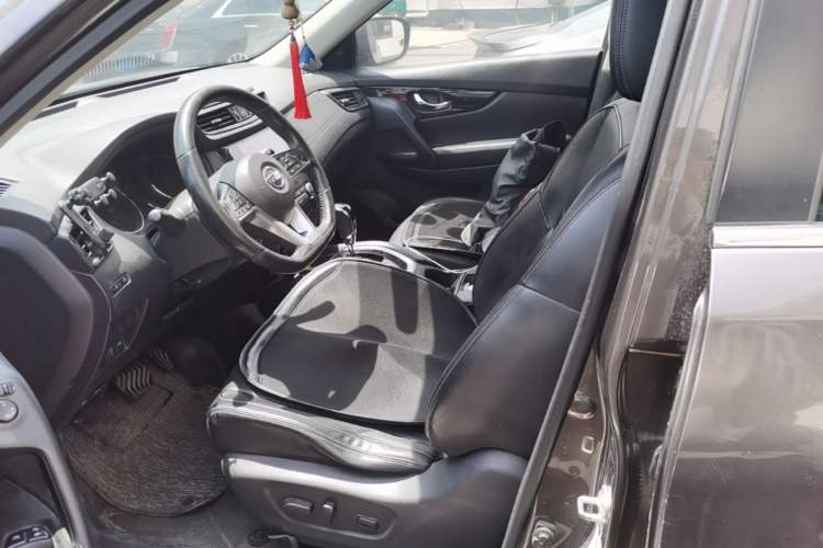 Used Nissan X-Trail 2019 2.0L CVT Smart Connect Comfort Edition 2WD Left Front Seat