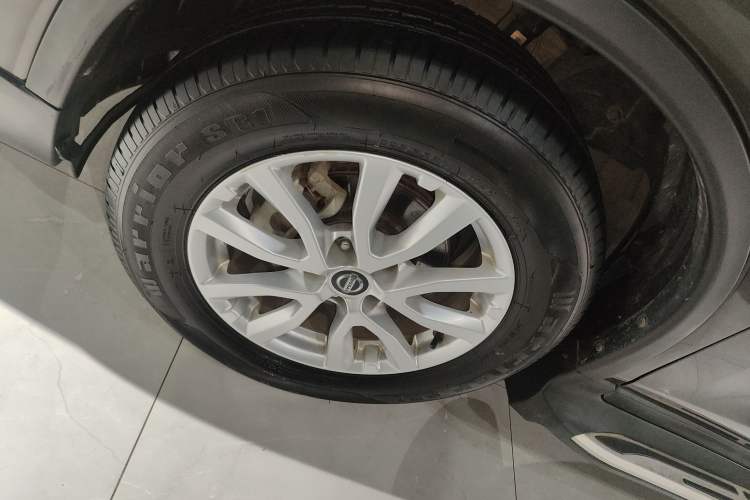 Used Nissan X-Trail 2019 2.0L CVT Smart Connect Comfort Edition 2WD Left Front Wheel Hub
