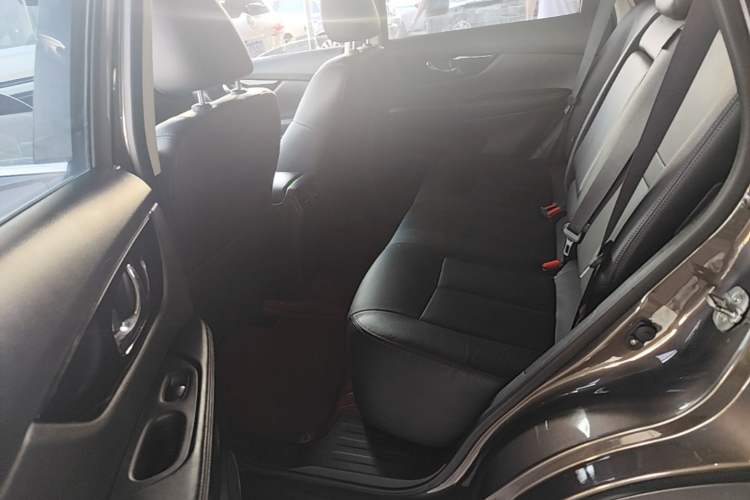 Used Nissan X-Trail 2019 2.0L CVT Smart Connect Comfort Edition 2WD Left Rear Seat