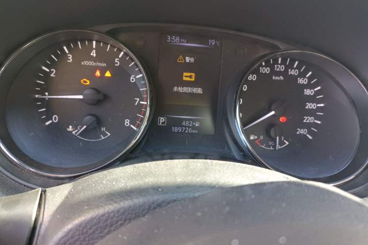 Used Nissan X-Trail 2019 2.0L CVT Comfort Edition 2WD Odometer Close Up
