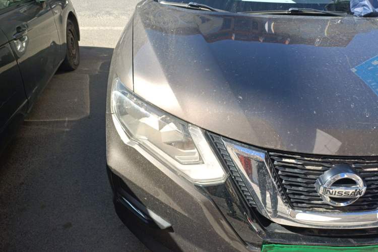 Used Nissan X-Trail 2019 2.0L CVT Comfort Edition 2WD Right Front Headlight
