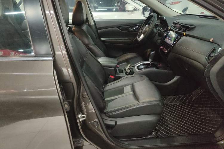 Used Nissan X-Trail 2019 2.0L CVT Smart Connect Comfort Edition 2WD Right Front Seat