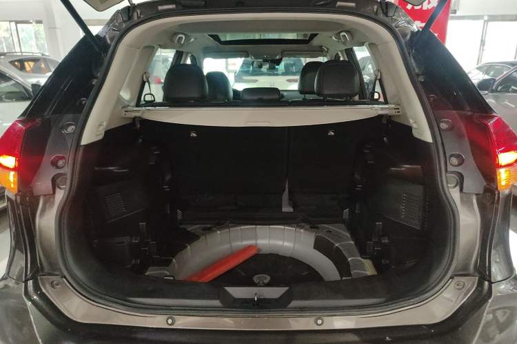 Used Nissan X-Trail 2019 2.0L CVT Smart Connect Comfort Edition 2WD Trunk