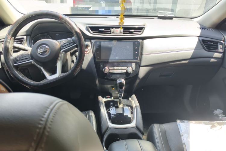 Used Nissan X-Trail 2019 2.5L CVT Smart Connect Luxury Edition 4WD Center Console