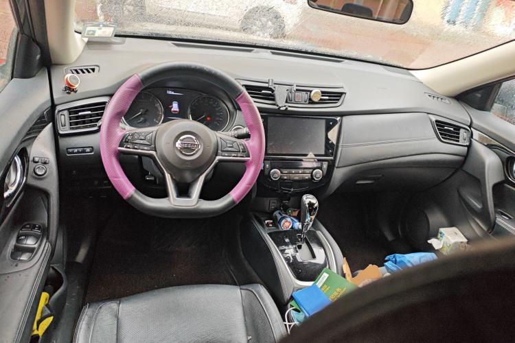 Used Nissan X-Trail 2019 2.0L CVT Smart Connect Comfort Edition 2WD Center Console