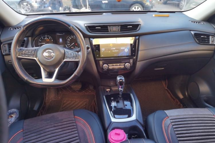 Used Nissan X-Trail 2019 2.0L CVT Smart Connect Comfort Edition 2WD Center Console