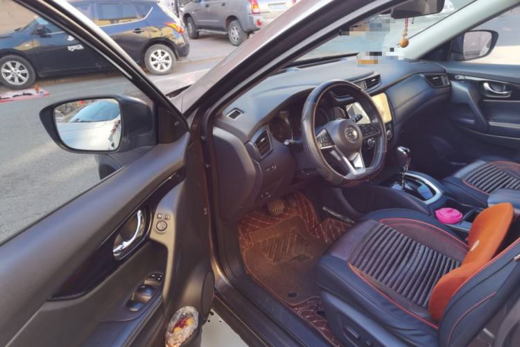 Used Nissan X-Trail 2019 2.0L CVT Smart Connect Comfort Edition 2WD Driver Seat