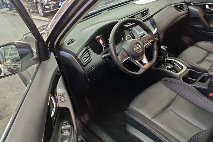 Used Nissan X-Trail 2019 2.0L CVT SmartConnect 7-Seater Comfort Edition 2WD Driver Seat