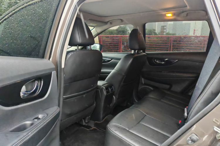Used Nissan X-Trail 2019 2.5L CVT Smart Connect Luxury Edition 4WD Exterior 6