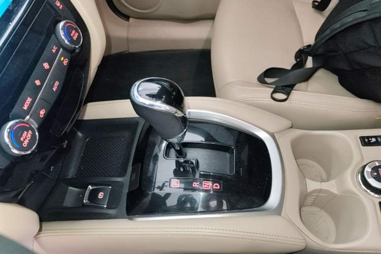 Used Nissan X-Trail 2019 2.5L CVT Smart Connect Luxury Edition 4WD Gear Lever