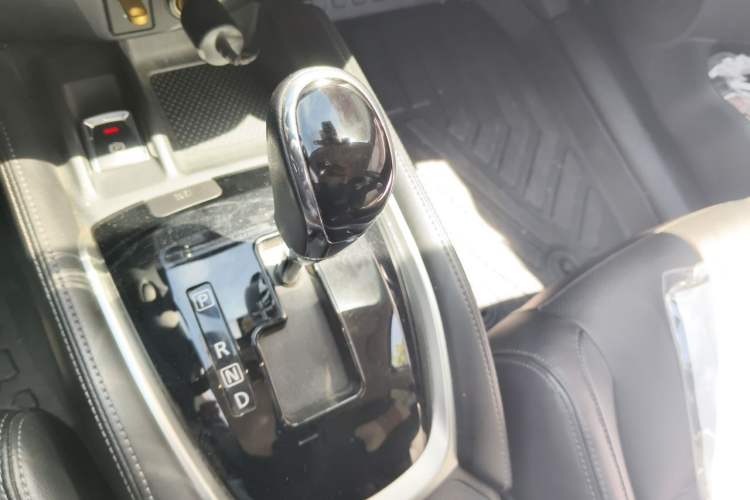 Used Nissan X-Trail 2019 2.5L CVT Smart Connect Luxury Edition 4WD Gear Lever