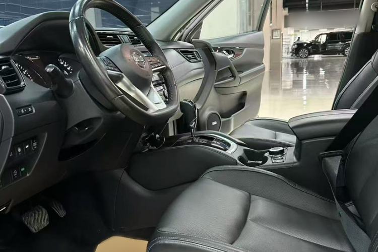 Used Nissan X-Trail 2019 2.5L CVT Smart Connect Luxury Edition 4WD Interior 4