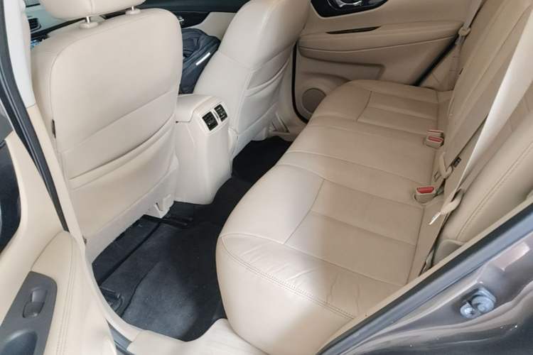 Used Nissan X-Trail 2019 2.5L CVT Smart Connect Luxury Edition 4WD Left Rear Seat