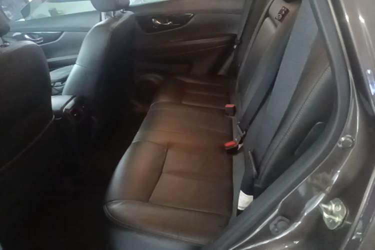 Used Nissan X-Trail 2019 2.5L CVT Smart Connect Luxury Edition 4WD Left Rear Seat