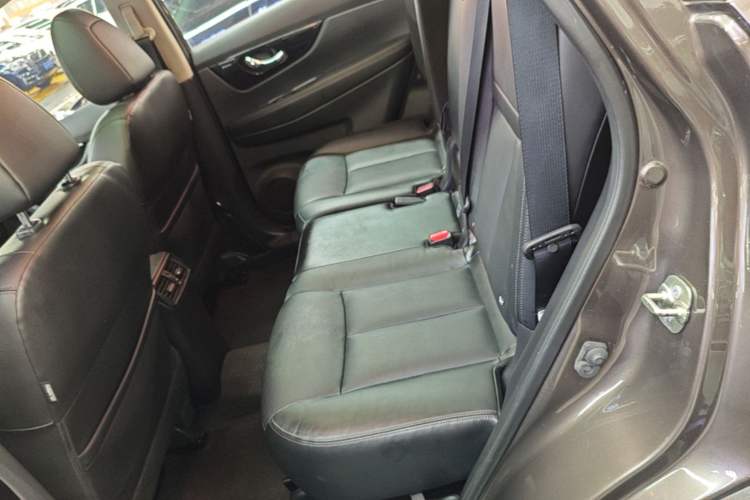 Used Nissan X-Trail 2019 2.0L CVT SmartConnect 7-Seater Comfort Edition 2WD Left Rear Seat