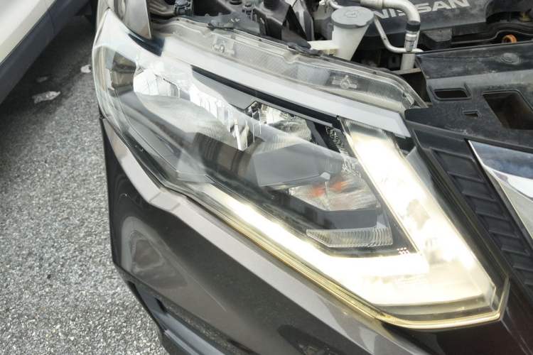 Used Nissan X-Trail 2019 2.0L CVT Comfort Edition 2WD Right Front Headlight