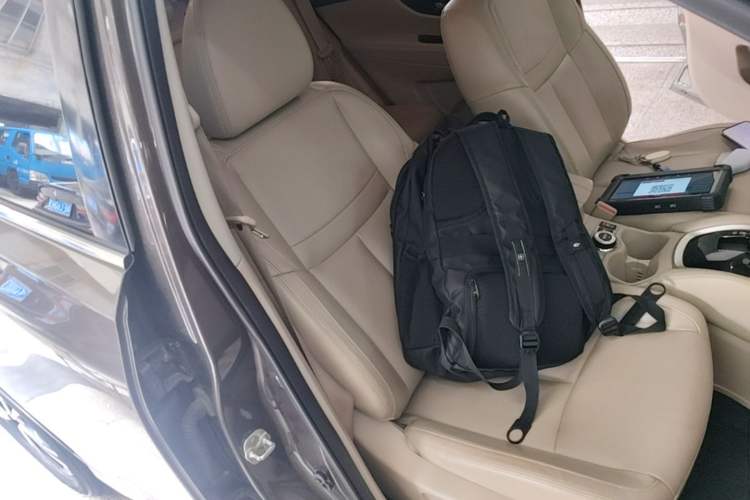 Used Nissan X-Trail 2019 2.5L CVT Smart Connect Luxury Edition 4WD Right Front Seat
