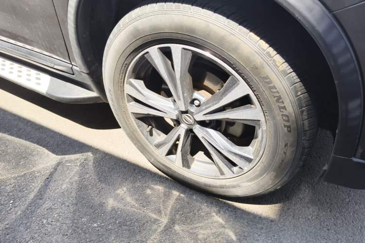 Used Nissan X-Trail 2019 2.5L CVT Smart Connect Luxury Edition 4WD Right Front Wheel Hub