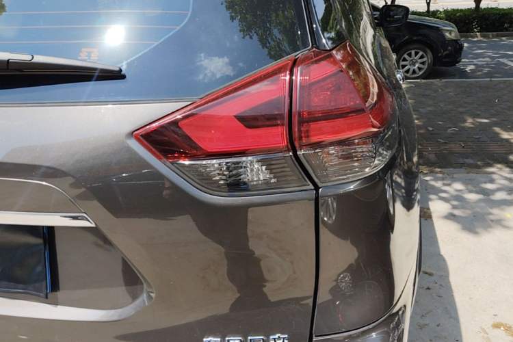 Used Nissan X-Trail 2019 2.0L CVT Comfort Edition 2WD Right Rear Taillight