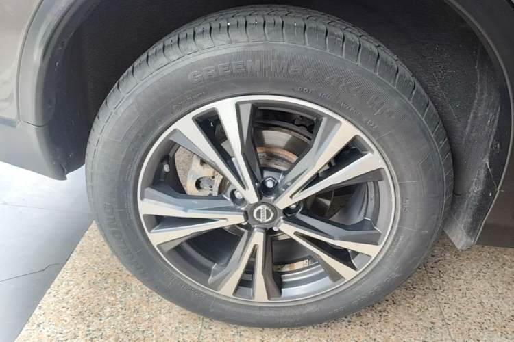 Used Nissan X-Trail 2019 2.5L CVT Smart Connect Luxury Edition 4WD Right Rear Wheel Hub