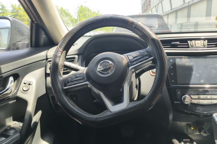 Used Nissan X-Trail 2019 2.5L CVT Smart Connect Luxury Edition 4WD Steering Wheel