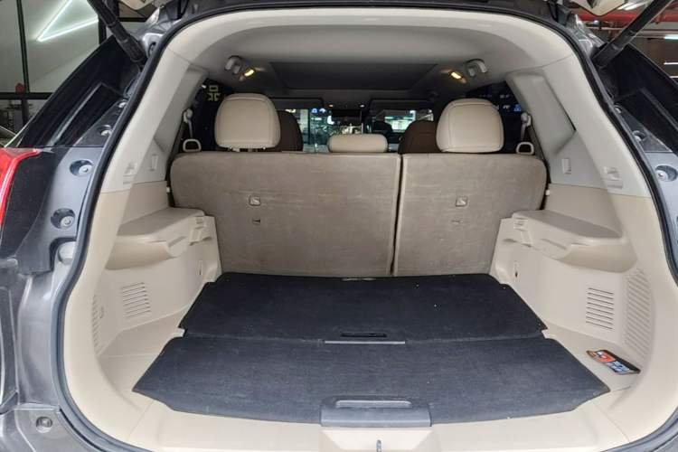 Used Nissan X-Trail 2019 2.5L CVT Smart Connect Luxury Edition 4WD Trunk