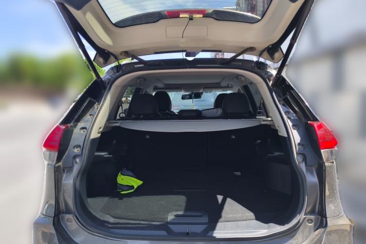 Used Nissan X-Trail 2019 2.5L CVT Smart Connect Luxury Edition 4WD Trunk