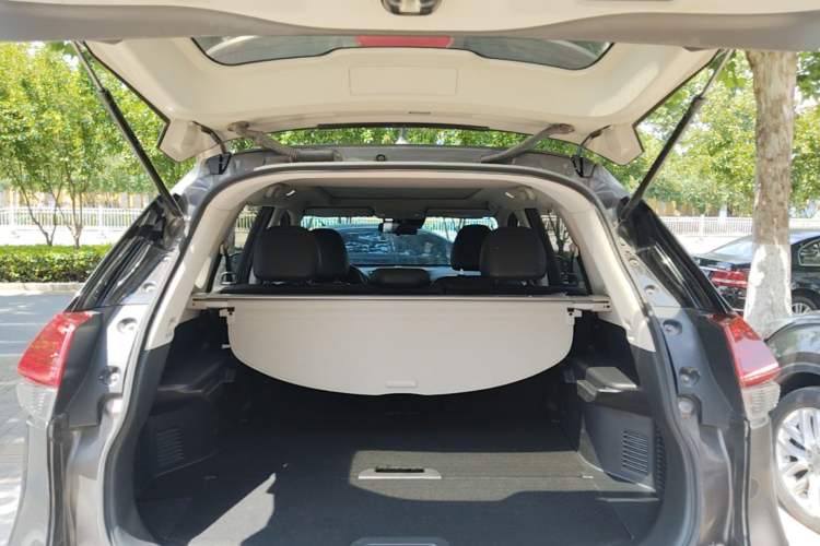 Used Nissan X-Trail 2019 2.0L CVT Comfort Edition 2WD Trunk