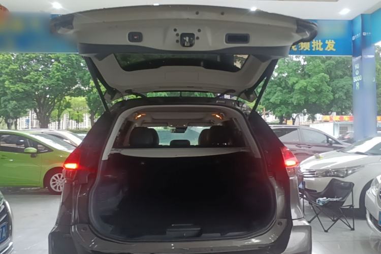 Used Nissan X-Trail 2019 2.5L CVT Smart Connect Luxury Edition 4WD Trunk