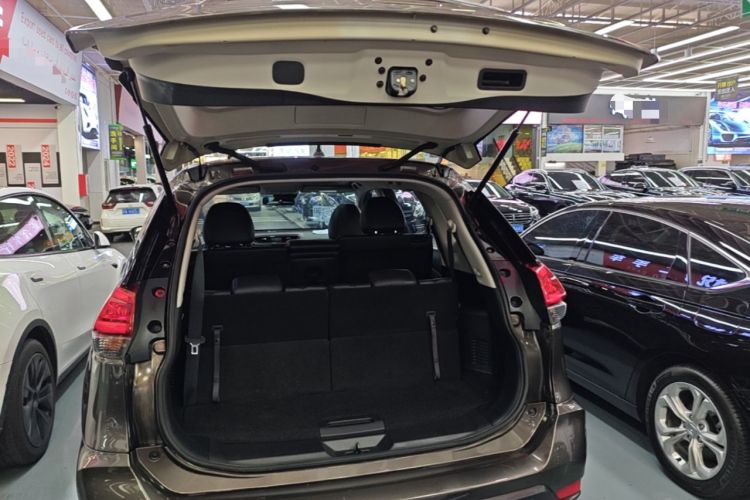 Used Nissan X-Trail 2019 2.0L CVT SmartConnect 7-Seater Comfort Edition 2WD Trunk