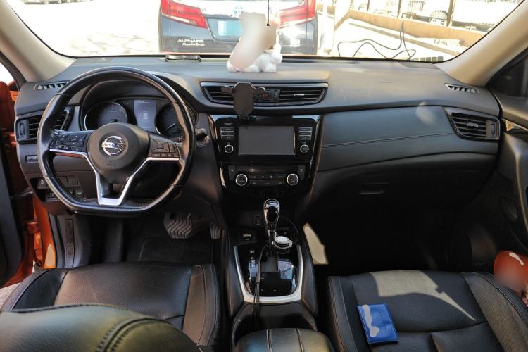 Used Nissan X-Trail 2019 2.0L CVT Comfort Edition 2WD Center Console