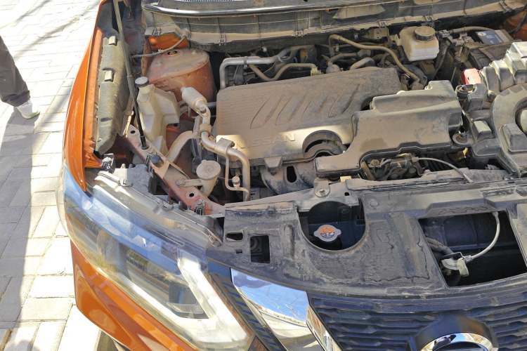 Used Nissan X-Trail 2019 2.0L CVT Comfort Edition 2WD Engine Bay Right