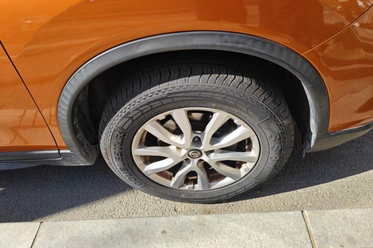 Used Nissan X-Trail 2019 2.0L CVT Comfort Edition 2WD Right Front Wheel Hub